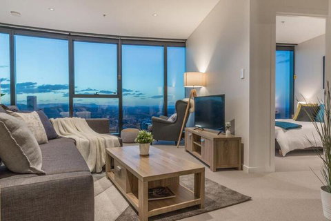 Highlife LuxuryCarparkWifiPoolGymNetflix - Accommodation Brisbane 7