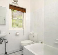 Spacious Two Bedroom Apartment in Crows Nest HUNT1 - Accommodation Brisbane