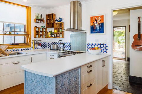 The Blue Beach House - Accommodation Brisbane 6