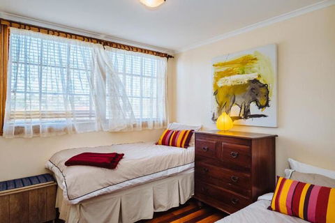 The Blue Beach House - Accommodation Brisbane 2