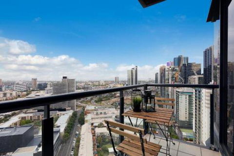 Complete Host Southpoint Apartments - Accommodation Brisbane 5