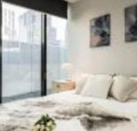 Stylish Melbourne CBD Lighthouse Apartment - Accommodation Brisbane
