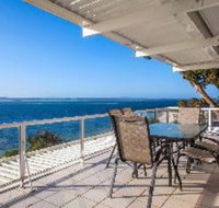 3 Bedroom House Classic View 2 / 49 Victoria Parade FREE WIFI - Accommodation Brisbane