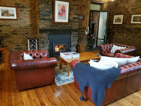 William Hunt's Retreat - Redwood Studio - Accommodation Brisbane 5