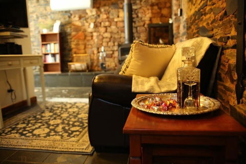 William Hunt's Retreat - Redwood Studio - Accommodation Brisbane 1