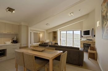 Chalet Hotham 11 - Accommodation Brisbane 2