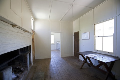 Brackens Hut - Accommodation Brisbane 3