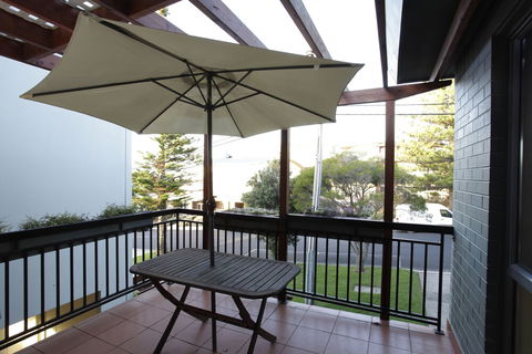 La Mer Sea View Apartment - Accommodation Brisbane 4