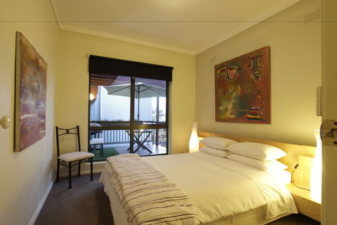 La Mer Sea View Apartment - Accommodation Brisbane 0