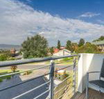 Beloka Close Modern spacious  pet friendly accommodation - Accommodation Brisbane