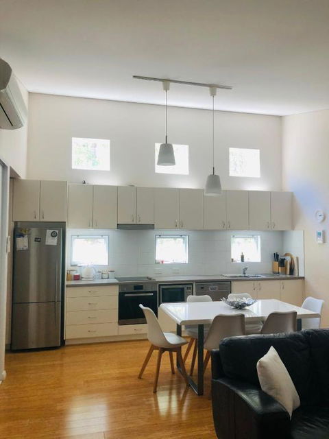 On The Edge Of The Forest - Accommodation Brisbane 2