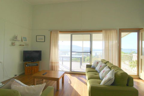 Hi View 18 Dulconghi Street - Accommodation Brisbane 5