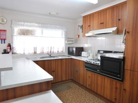 RETRO RETREAT INLET SIDE - Accommodation Brisbane 6