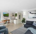 Renovated Moololaba Unit 100m To Beach - Accommodation Brisbane