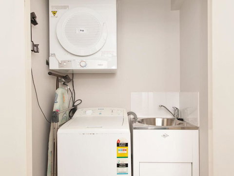 Barefoot Bliss At Fingal Bay - Accommodation Brisbane 1