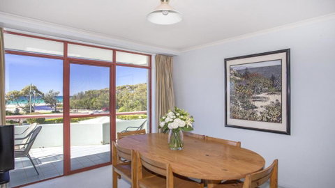 Fathoms 17 Mollymook ALL LINEN PROVIDED - Accommodation Brisbane 5