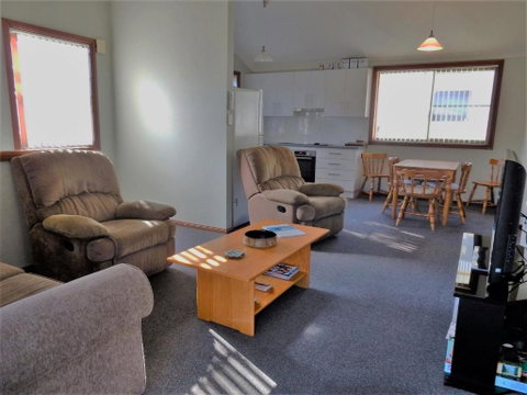 Ocean 1 / 38 Oceans Apartment - Accommodation Brisbane 2