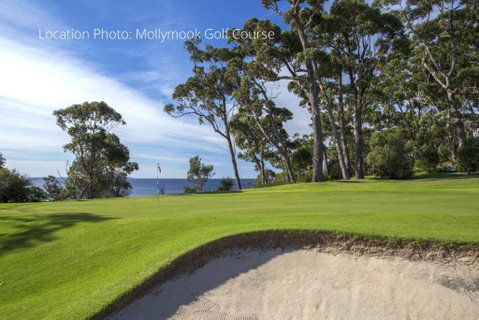 2 / 81 Clyde St. Villa De Golf At Mollymook - Accommodation Brisbane 3