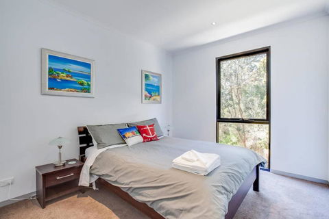 Beautiful Beachfront Apartment At Capel Sound - Accommodation Brisbane 1