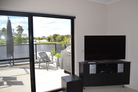Cypress Drive Townhouse - Accommodation Brisbane 0