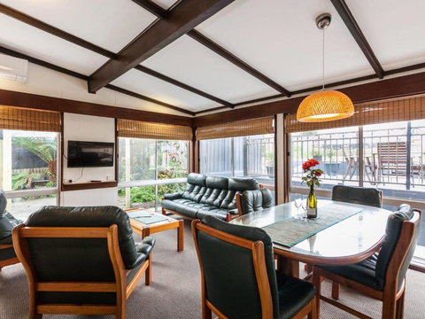 OCEAN SOUNDS Anglesea - Accommodation Brisbane 4