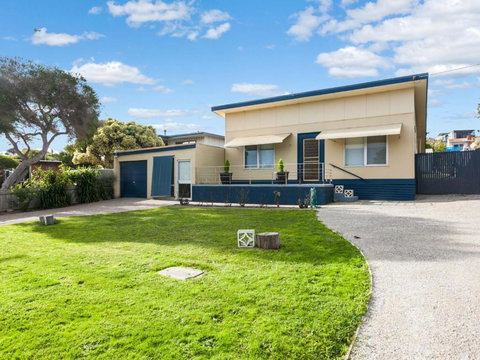 OCEAN SOUNDS Anglesea - Accommodation Brisbane 1