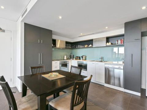 LORNE CHALET APARTMENT 36 Central Location - Accommodation Brisbane 6