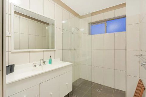 Apollo Unit 7 - Accommodation Brisbane 2