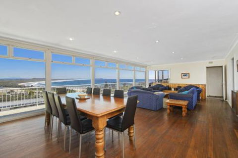 La Mer 19 Dulconghi Street - Accommodation Brisbane 1