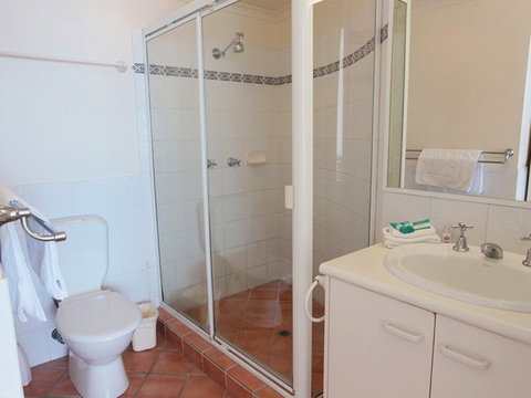 Panoramic Ocean Views Of Sunshine Beach Unit 5 Vista Pacific 12 Bryan Street - Accommodation Brisbane 6