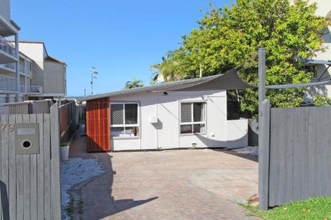 BEACH SHOPS & FABULOUS VACATION HOME! - Accommodation Brisbane 2