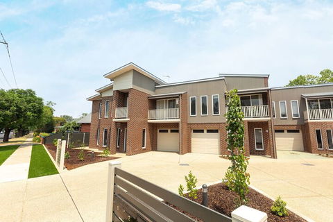 Wagga Apartments 3 - Accommodation Brisbane 0
