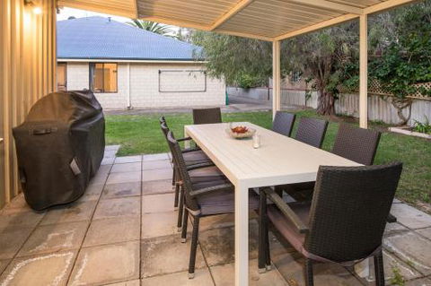 Snoozeaway - Accommodation Brisbane 1