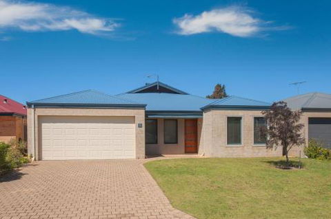 Acrosstheway - Accommodation Brisbane 0