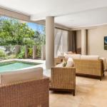 The Stanwell Beach Glass House Beach & Pool - Accommodation Brisbane 0