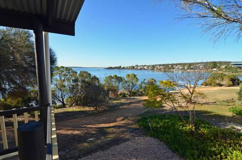 CDC 625 Beach House - Accommodation Brisbane 5