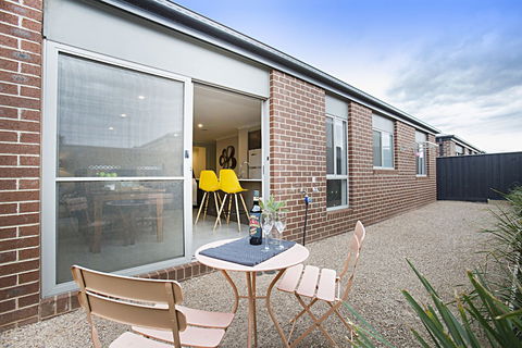 BOUTIQUE STAYS - Carinya - Accommodation Brisbane 0