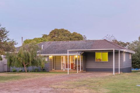 Swell Shack - Accommodation Brisbane 0