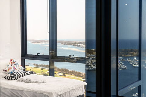 Southport Apartment - Accommodation Brisbane 3