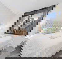 HomeHotel Stylish Apt next to Train  Westfield - Accommodation Brisbane