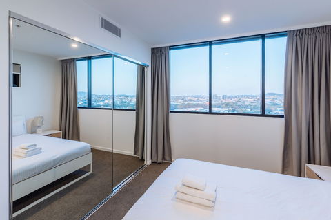 Airtrip Apartments On Deshon St - Accommodation Brisbane 4