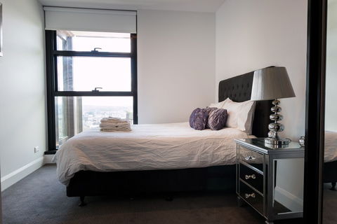 OWEN Little Collins St. Beauty + Views + Parks + MCG - Accommodation Brisbane 0