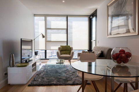 OWEN Little Collins St. Beauty + Views + Parks + MCG - Accommodation Brisbane 6