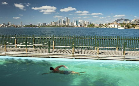 Modern Two Bedroom Apartment With Views HARIS - Accommodation Brisbane 1