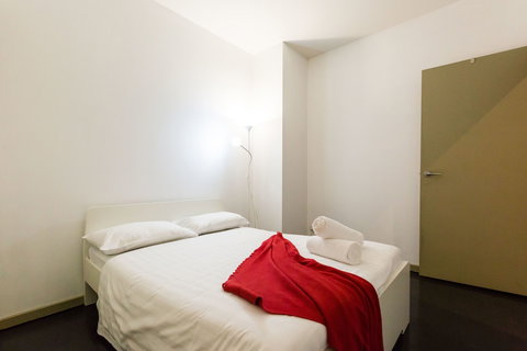 MEGAN, 2BDR Melbourne Apartment - Accommodation Brisbane 4