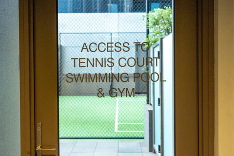 2BD With City Views, Pool, Gym & Tennis Court - Accommodation Brisbane 0