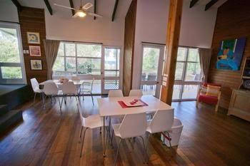 Beach Spray - Accommodation Brisbane 3