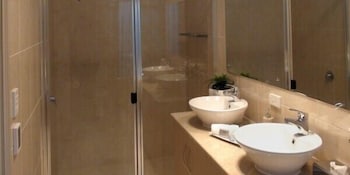 Casavino Luxury Villas - Accommodation Brisbane 5