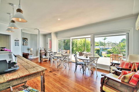 Dolphin Sands - Accommodation Brisbane 1