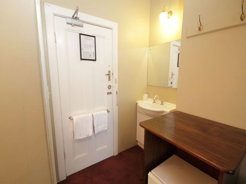 Anchorage Seafront Hotel - Accommodation Brisbane 6